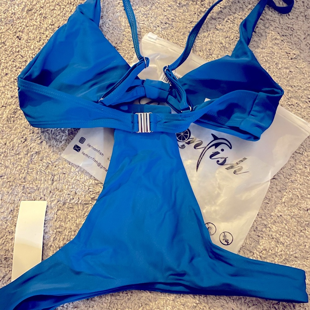 Swimsuit - Picture 3 of 7